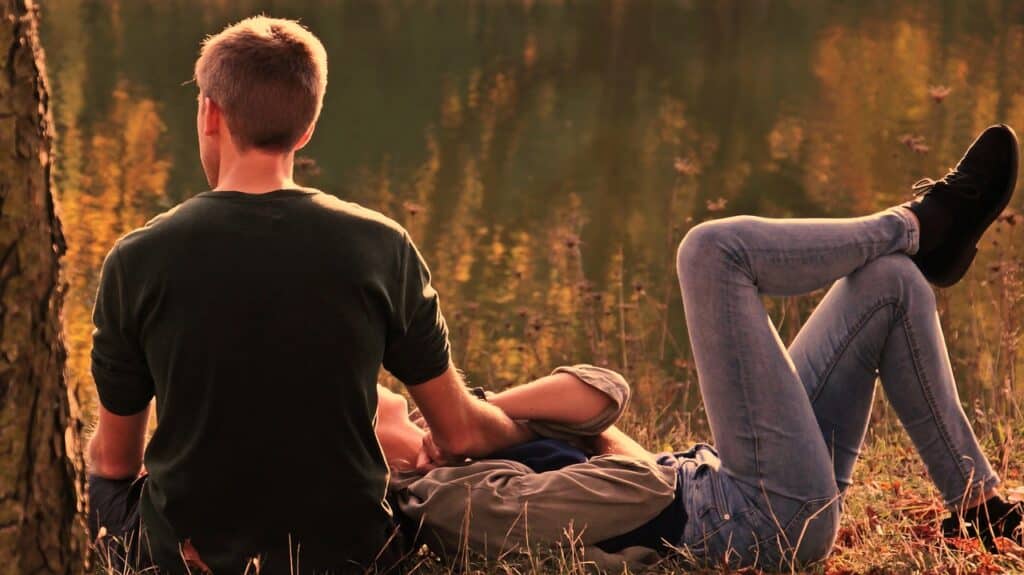 anxiety and relationships: couple outdoors